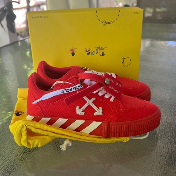 Off-White Toddler Sneakers - Picture 5 of 9